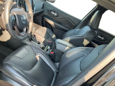 Used 2021 Jeep Cherokee Limited w/ Mopar Interior Package AWD/4WD image 9
