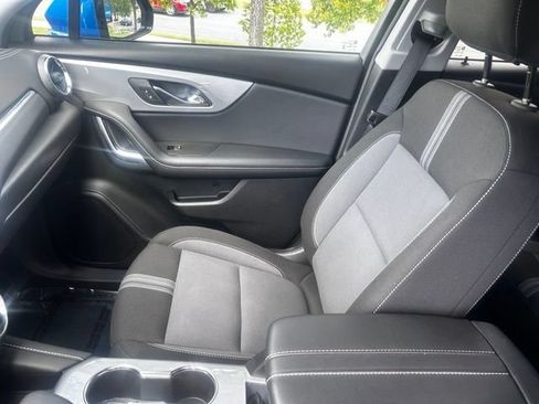Used 2025 Chevrolet Blazer LT FWD image 12