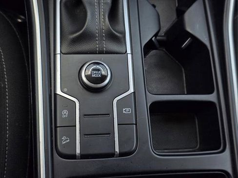 Used 2023 Kia Sorento LX FWD image 6