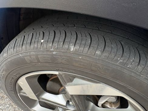 Used 2025 Hyundai Venue SEL FWD image 10