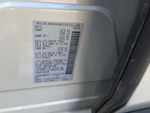 Used 2025 Nissan Pathfinder SV FWD image 16