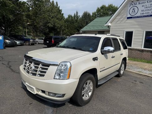 Used 2010 Cadillac Escalade 2WD image 5
