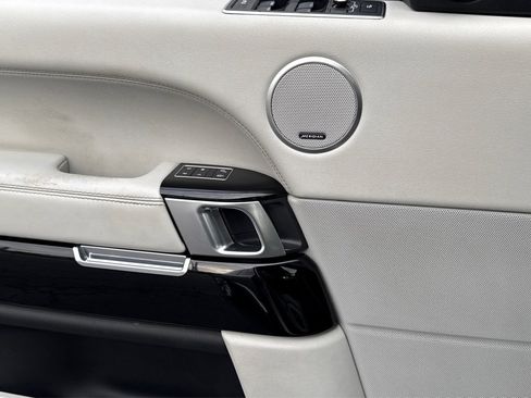 Used 2016 Land Rover Range Rover HSE image 48