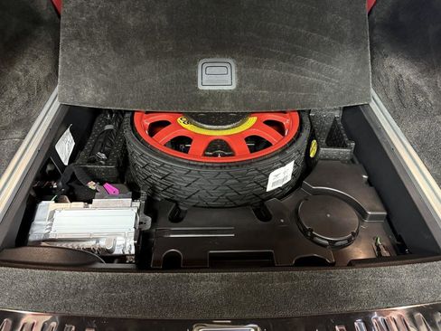 Used 2018 Bentley Bentayga image 57