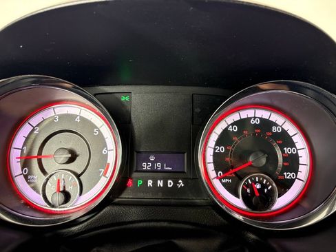 Used 2020 Dodge Grand Caravan SE FWD image 18
