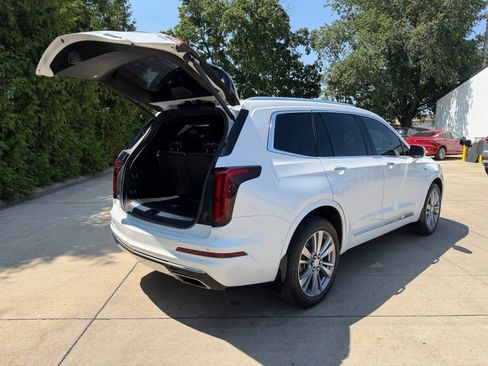 Used 2023 Cadillac XT6 Premium Luxury w/ Technology Package AWD/4WD image 33
