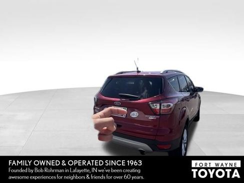 Used 2017 Ford Escape Titanium w/ Equipment Group 301A AWD/4WD image 9