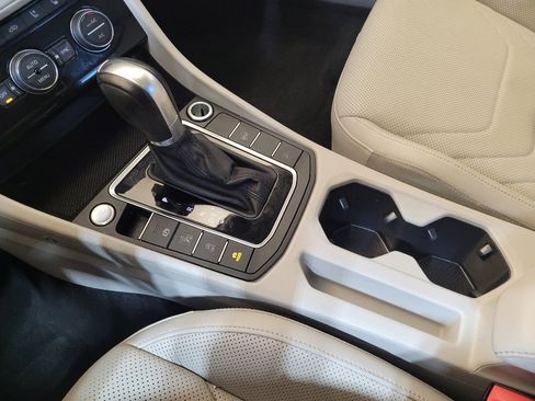 Used 2019 Volkswagen Jetta SEL Premium image 26