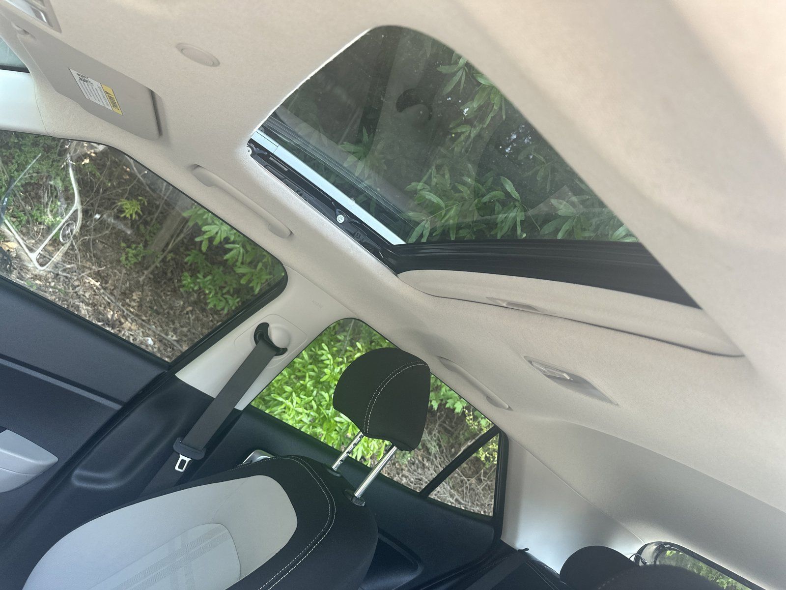 Used 2025 Hyundai Venue SEL FWD image 20