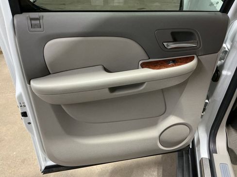 Used 2007 Chevrolet Avalanche LTZ w/ LTZ Preferred Equipment Group image 20