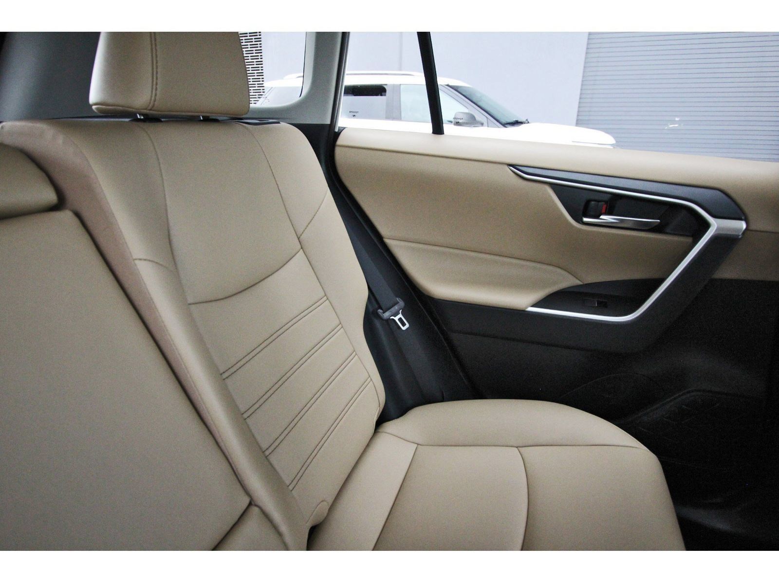 Used 2024 Toyota RAV4 XLE Premium FWD image 14