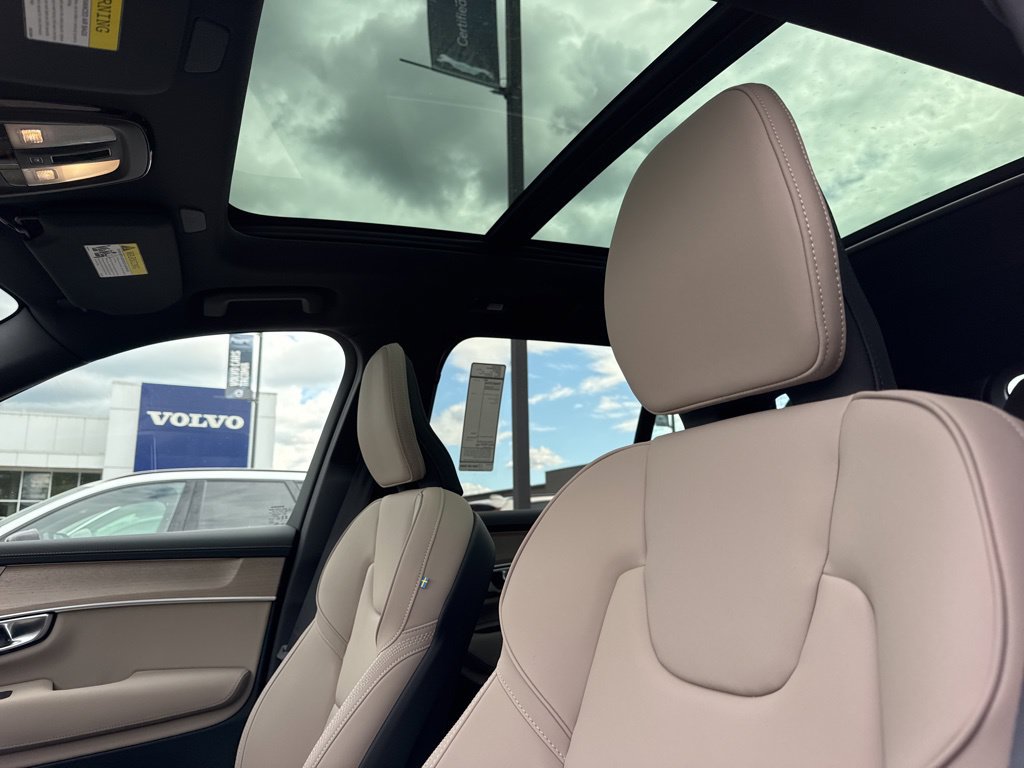 New 2026 Volvo XC90 T8 Plus w/ Protection Package AWD/4WD image 14