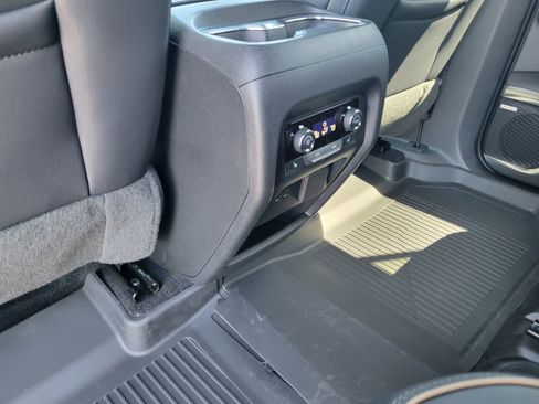 New 2026 Chevrolet Traverse High Country w/ LPO, Floor Liner Package image 37