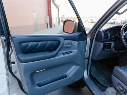 Used 2001 Toyota Land Cruiser AWD/4WD image 21