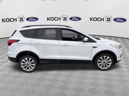 Used 2019 Ford Escape SEL image 9