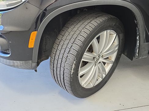 Used 2013 Volkswagen Tiguan SE AWD/4WD image 32