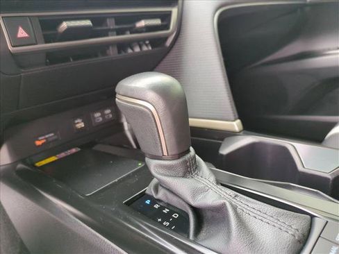 Used 2025 Toyota Camry SE FWD image 12
