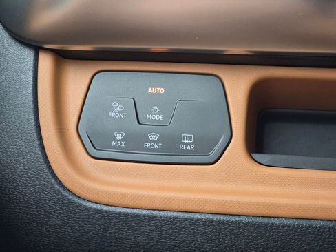 New 2025 Volkswagen ID. Buzz Pro S Plus image 23