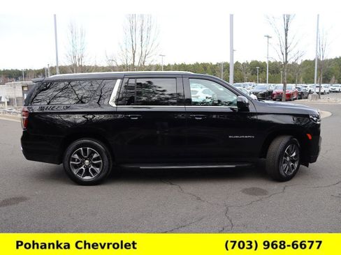 Used 2022 Chevrolet Suburban LT image 8