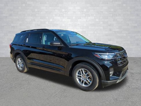 New 2026 Ford Explorer Active RWD image 2