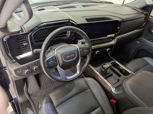 Used 2024 GMC Sierra 1500 Elevation w/ Elevation Premium Package image 4