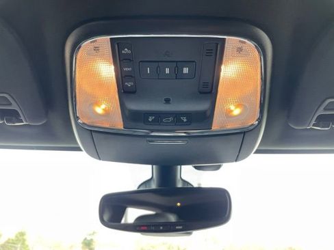 Used 2019 Jeep Grand Cherokee Limited AWD/4WD image 23