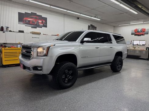 Used 2020 GMC Yukon XL SLT AWD/4WD image 4