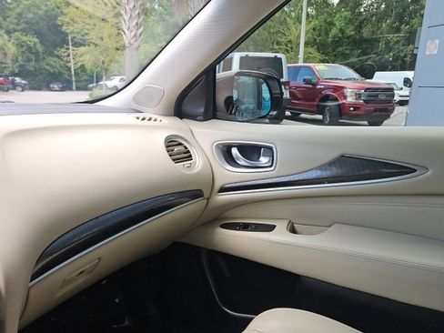Used 2019 INFINITI QX60 Luxe w/ Essential Package FWD image 25