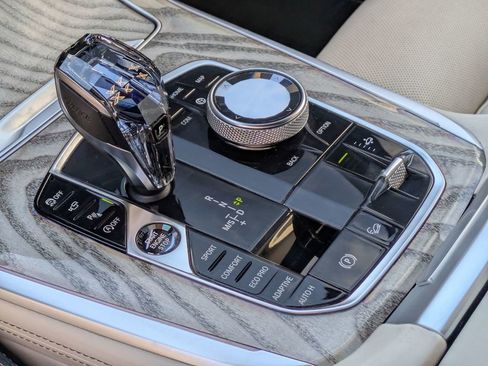 Used 2019 BMW X7 xDrive50i w/ Executive Package image 25