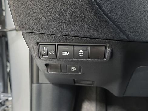 Certified 2024 Toyota Corolla Cross SE w/ Moonroof Package image 23