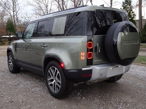 New 2025 Land Rover Defender 110 S image 10