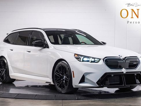 New 2027 BMW M5 Touring AWD/4WD image 1