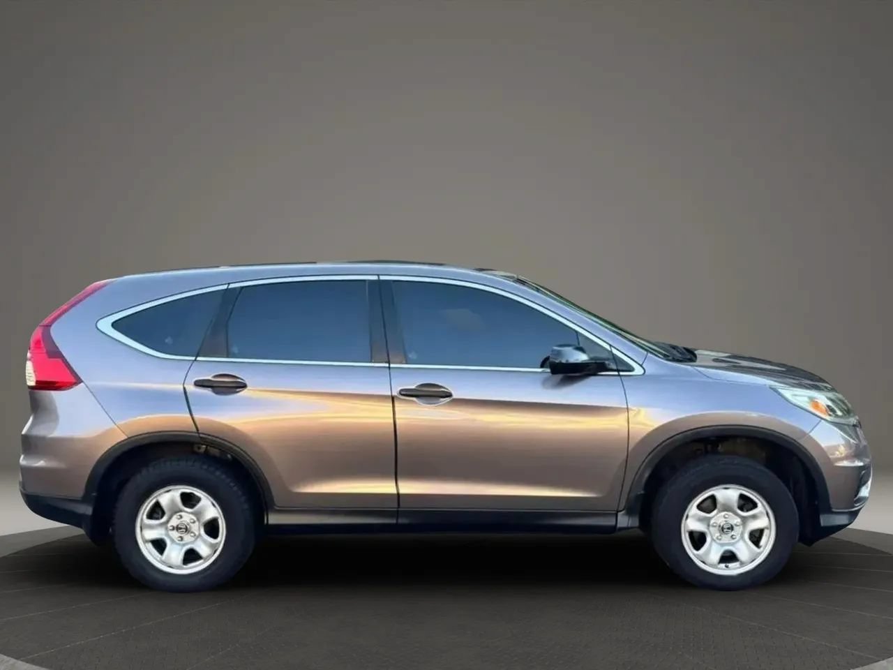 Used 2015 Honda CR-V LX image 2