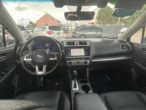 Used 2017 Subaru Outback 3.6R Limited AWD/4WD image 19