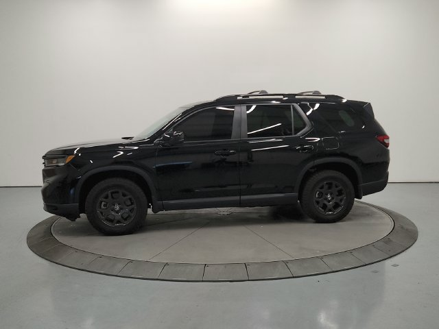 Used 2025 Honda Pilot TrailSport image 5