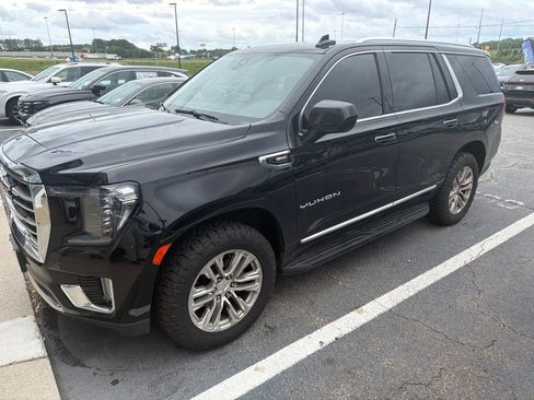 Used 2021 GMC Yukon SLT RWD image 2