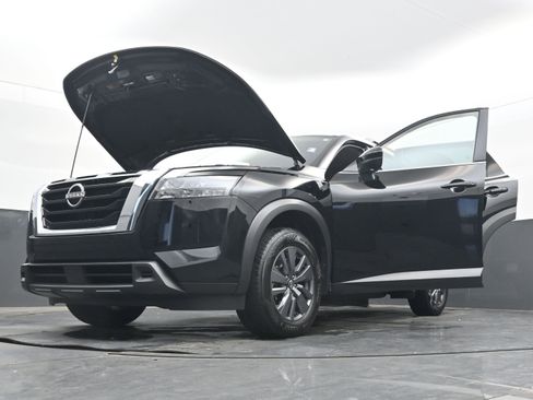 Used 2024 Nissan Pathfinder SV image 41