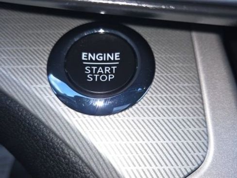 Used 2023 Ford Explorer XLT w/ Equipment Group 202A image 27