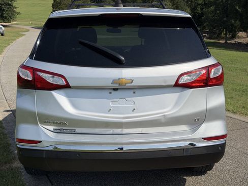 Used 2018 Chevrolet Equinox LT FWD image 26