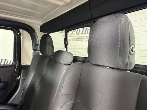 Used 2022 Jeep Gladiator Sport AWD/4WD image 27