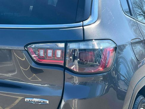 Used 2023 Jeep Compass Latitude image 8