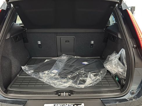 Used 2026 Volvo XC40 B5 Ultra w/ Protection Package Premier image 29