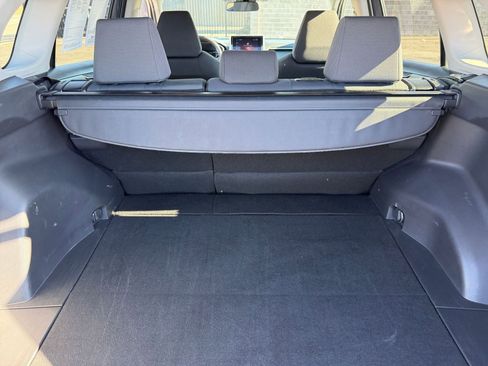 Used 2025 Toyota RAV4 XLE image 31