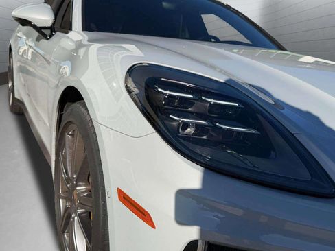 Used 2024 Porsche Panamera image 42