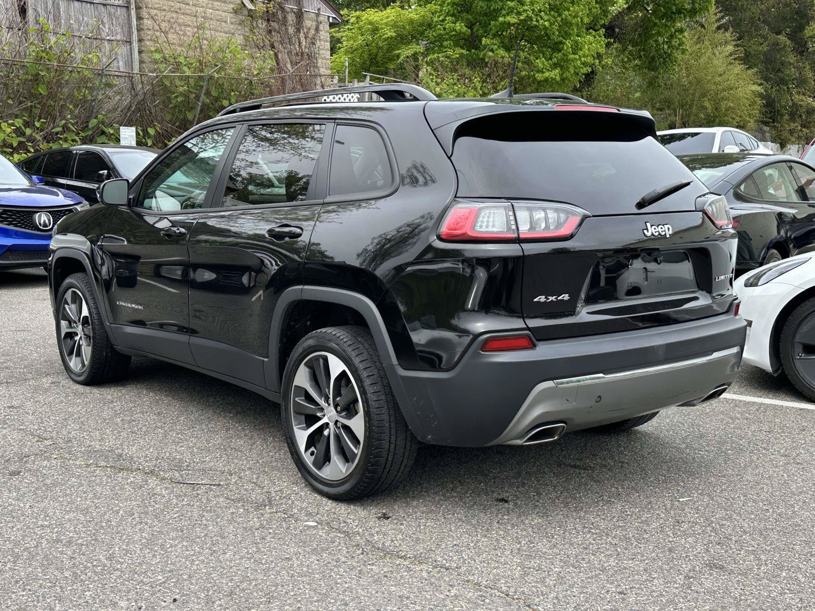 Used 2022 Jeep Cherokee Limited w/ Elite Package AWD/4WD image 5