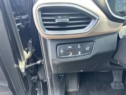 Used 2020 Hyundai Santa Fe Limited AWD/4WD image 24