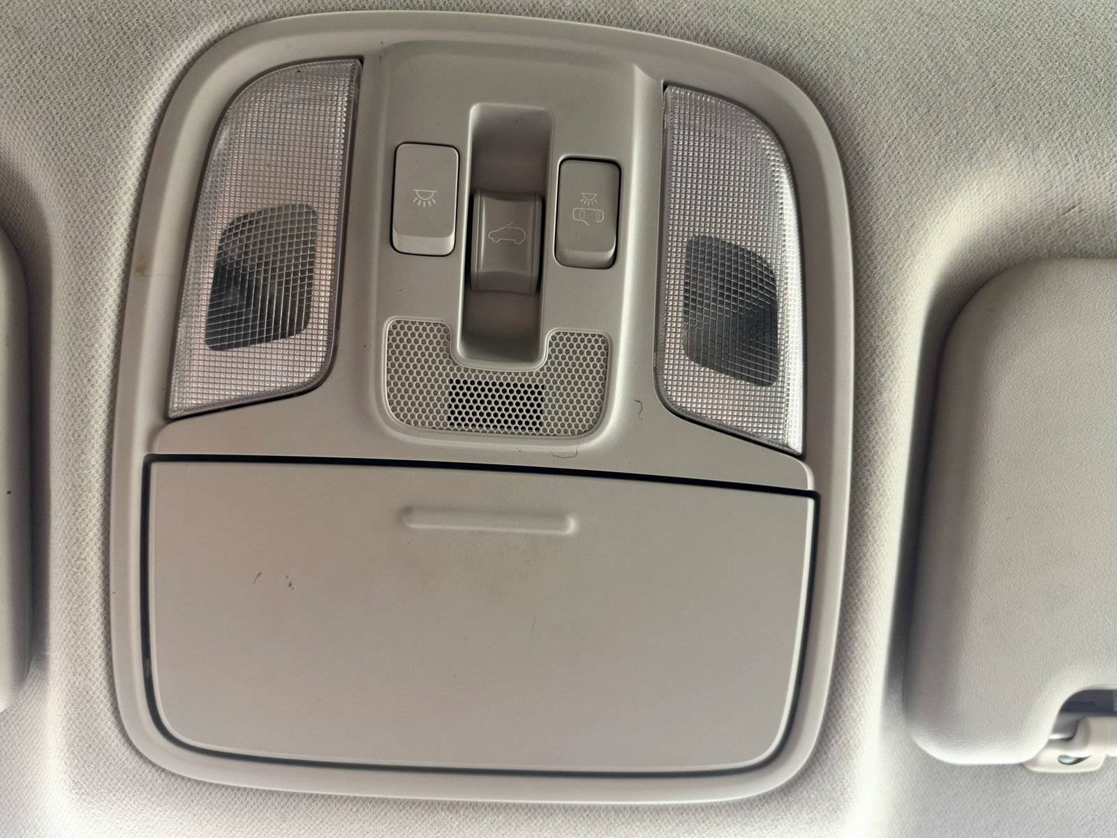 Used 2017 Kia Niro Touring FWD image 33