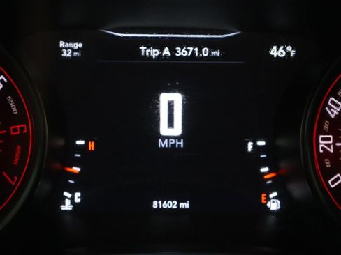 Used 2016 Dodge Challenger R/T Scat Pack w/ Leather Interior Group image 18