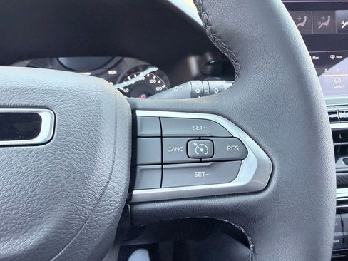 New 2026 Jeep Compass Latitude image 12