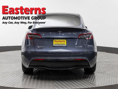 Used 2022 Tesla Model Y Long Range AWD/4WD image 6